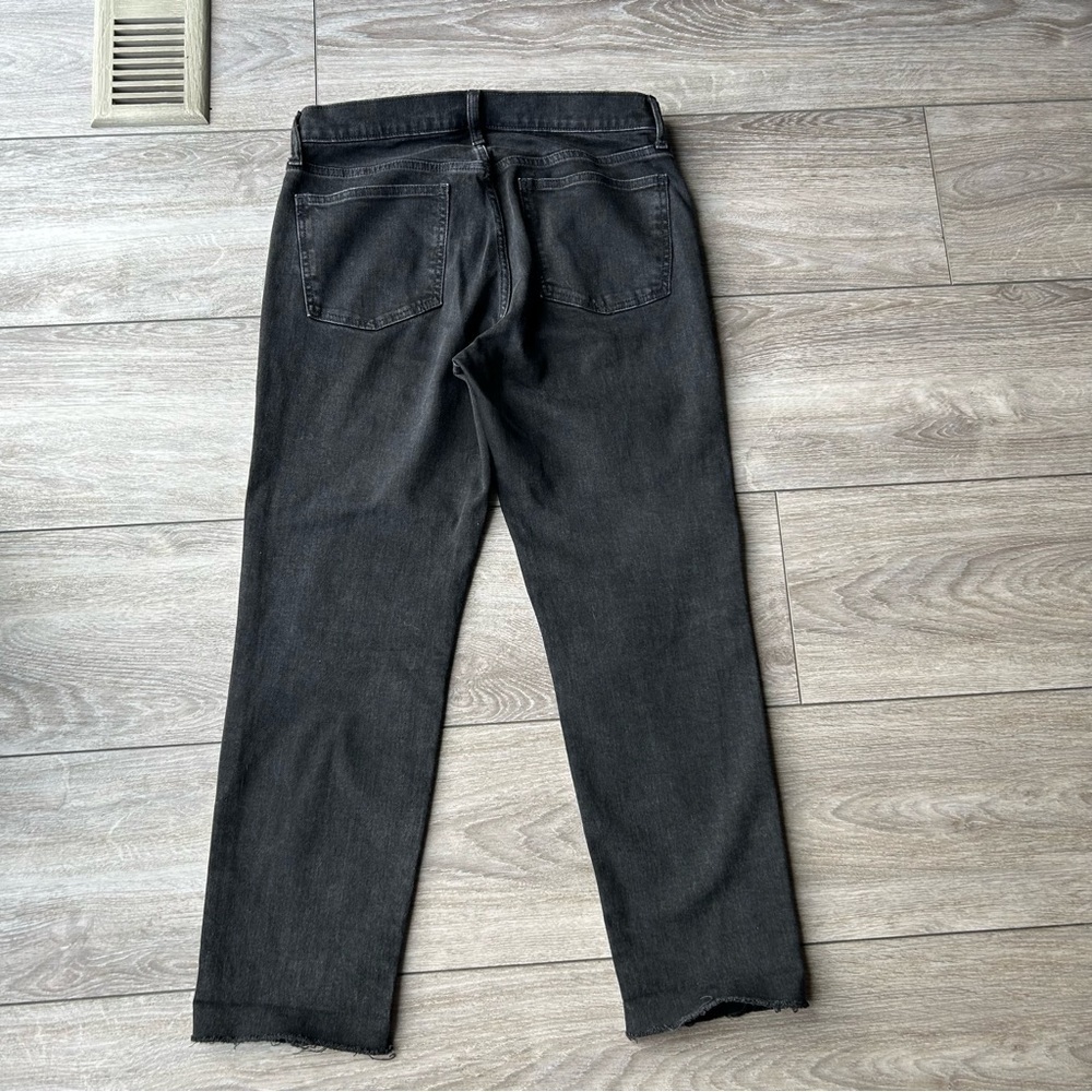 Gap Mid Rise Girlfriend Jeans  in Black Wash - Picture 14 of 15